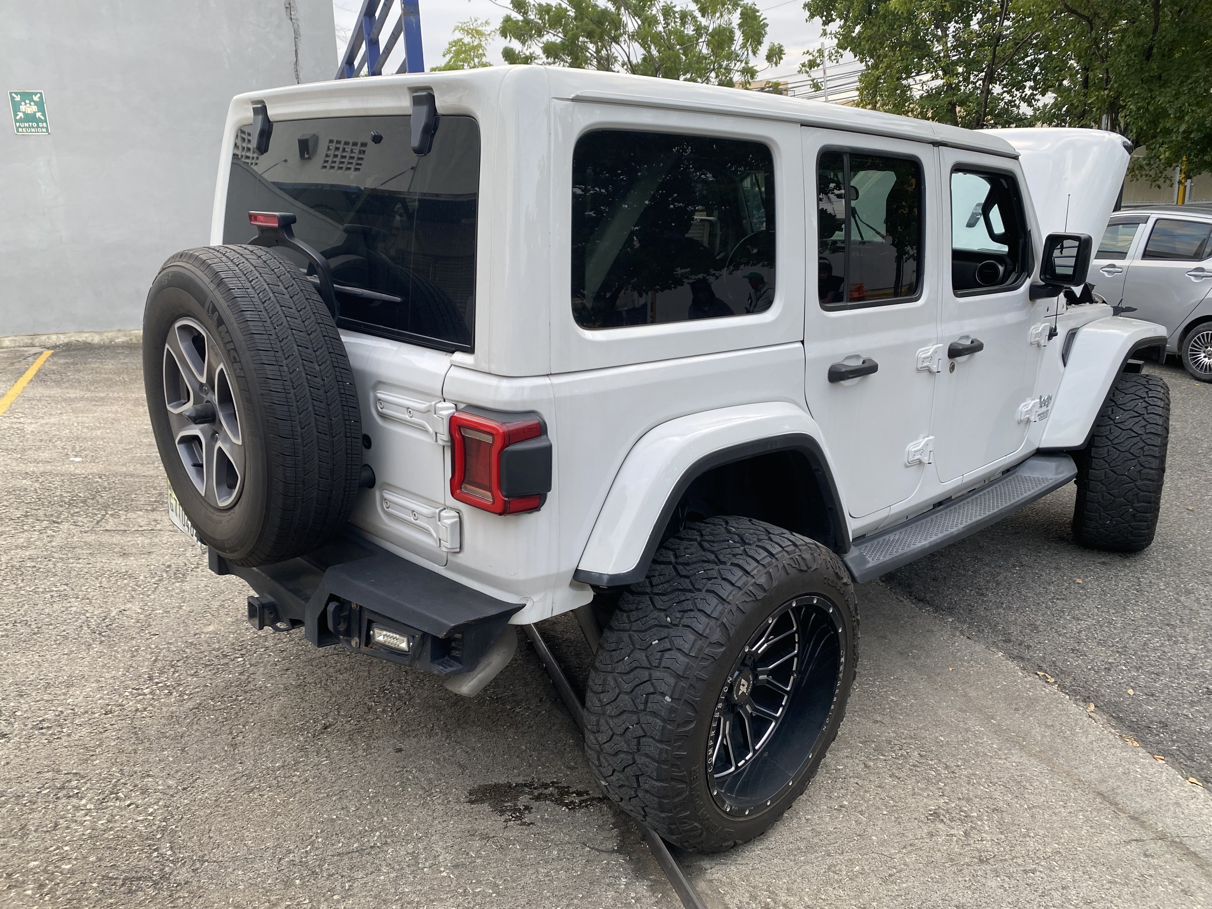 Jeep Wrangler Unlimited Sport 4WD 2018