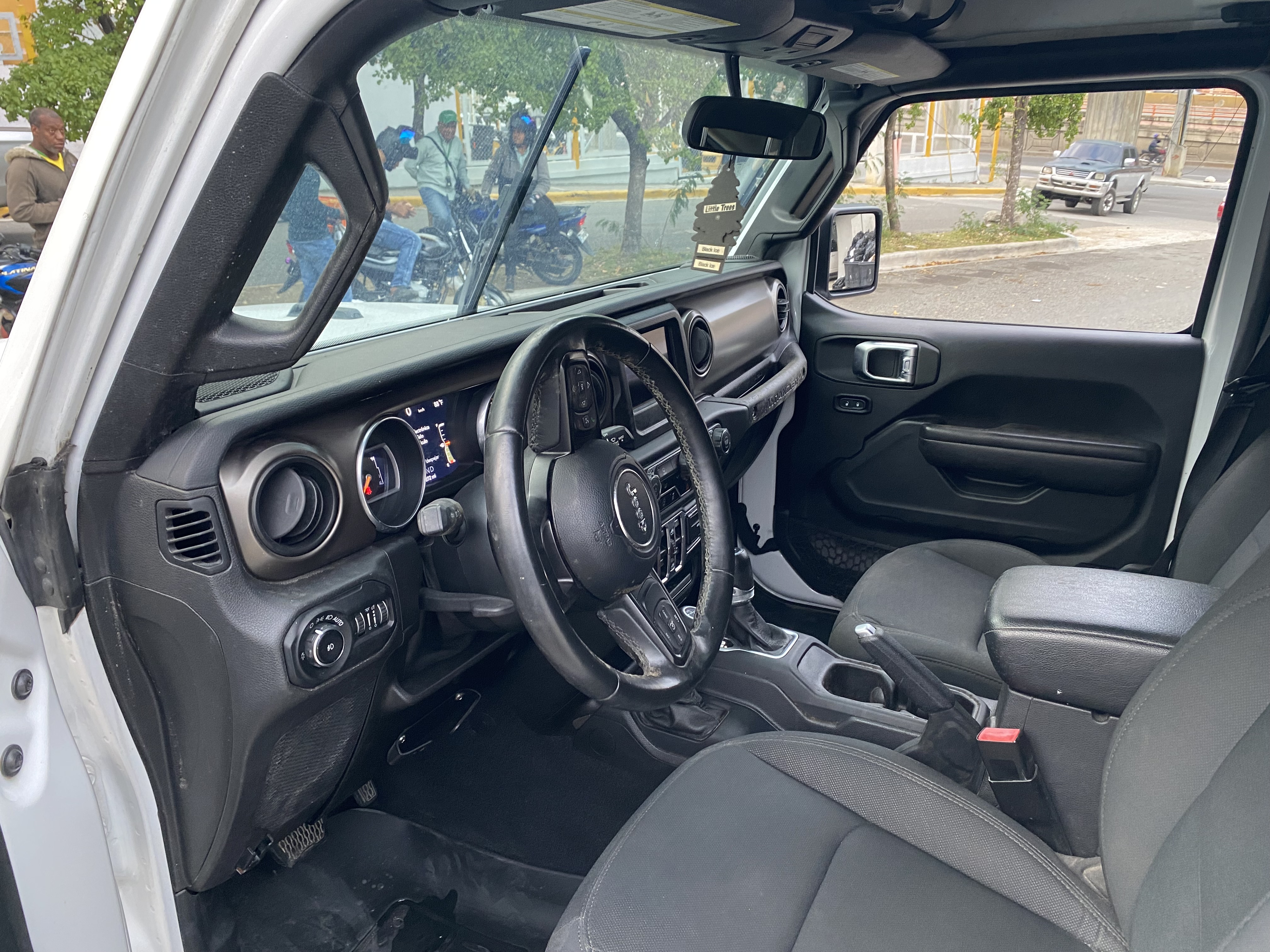 Jeep Wrangler Unlimited Sport 4WD 2018